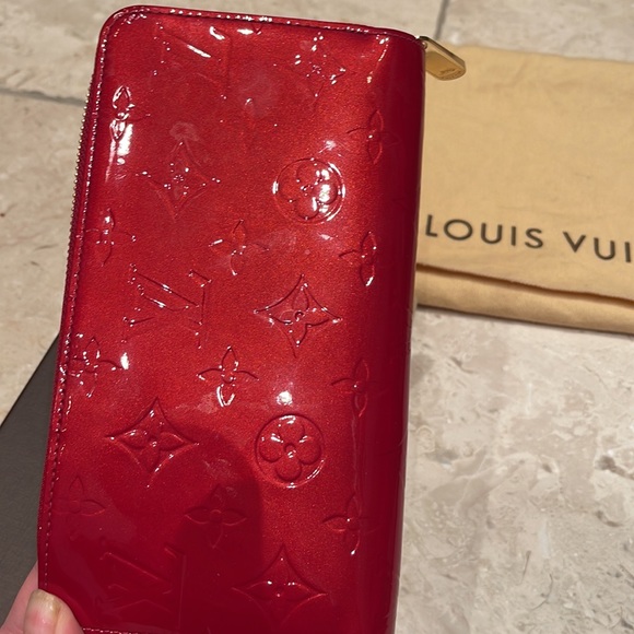 Brand new Louis Vuittons collection wallet - Picture 4 of 5